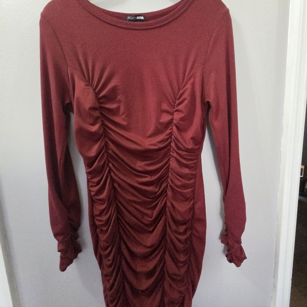 Fashion Nova Burnt Orange Ruched Long Sleeve Dress - Picture 3 of 3
